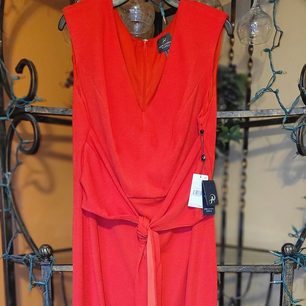 Adrianna Papell Sophiscated V-Neck Tie Waist Sheath Dress.